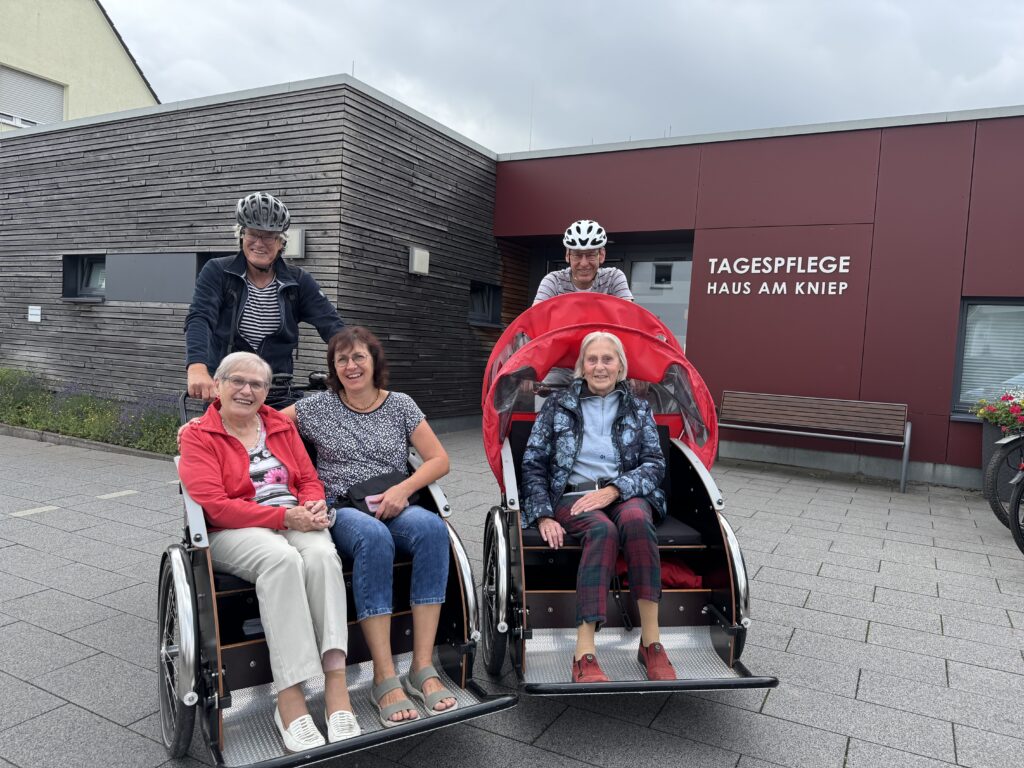 IMG_0042 Ausflüge mit der Rikscha sind bei den Tagespflegegästen besonders beliebt
